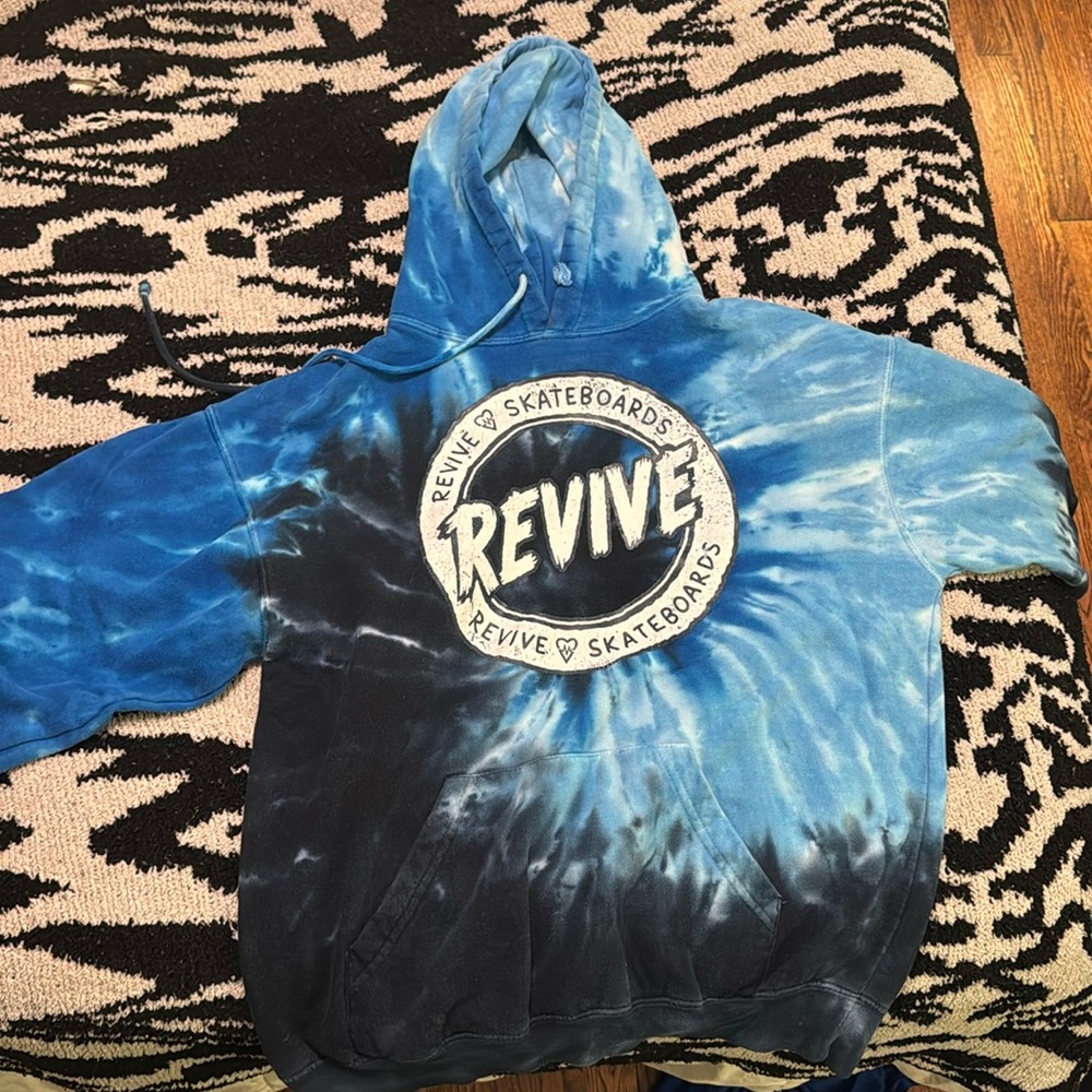 Revive skateboard’s hood